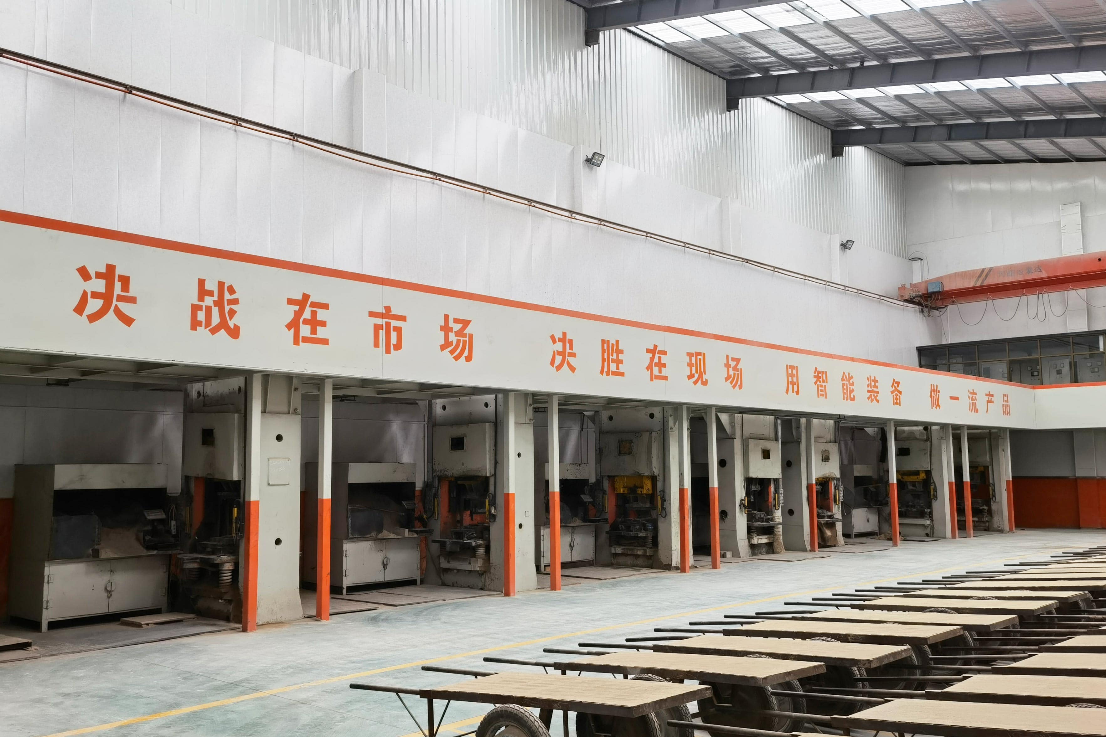 壓制-min 壓制-min